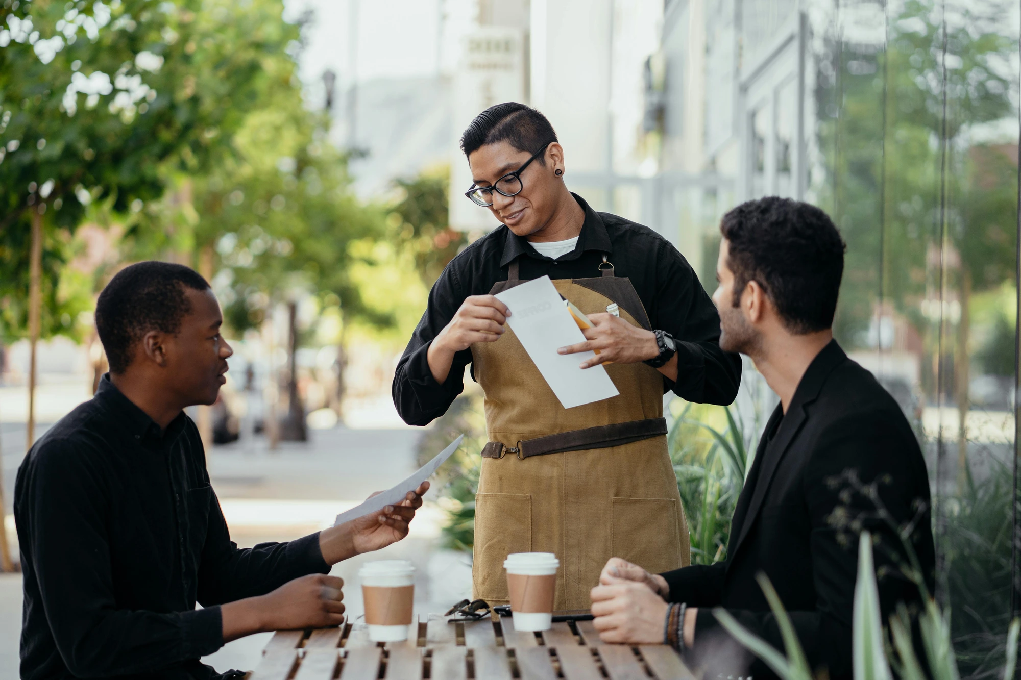 Retail and restaurant teams facing customer experience challenges